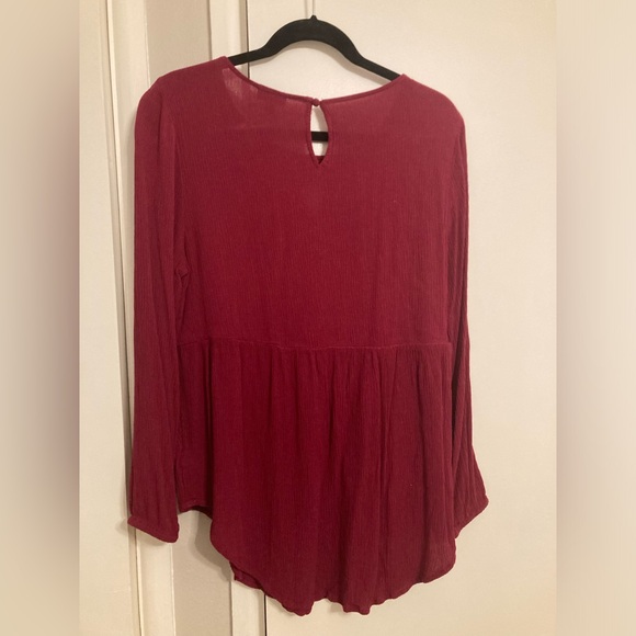 Torrid Maroon Long Sleeve Keyhole Blouse - Picture 3 of 4